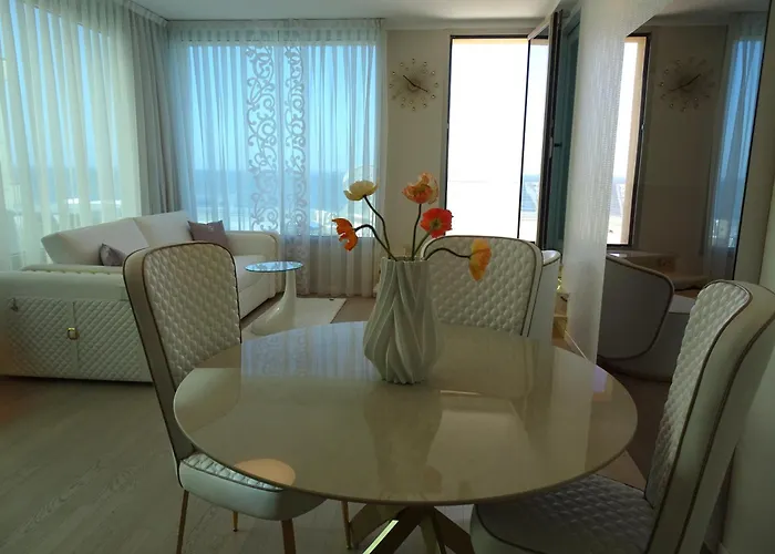 The Promenade Luxury Wellness Hotel